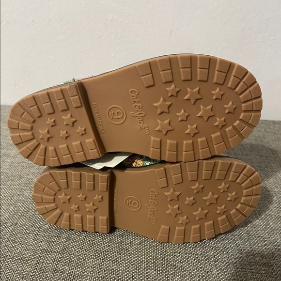 ❌SOLD❌ Cat & Jack Giovanna Floral Zipper Combat Boots - Picture 3 of 3